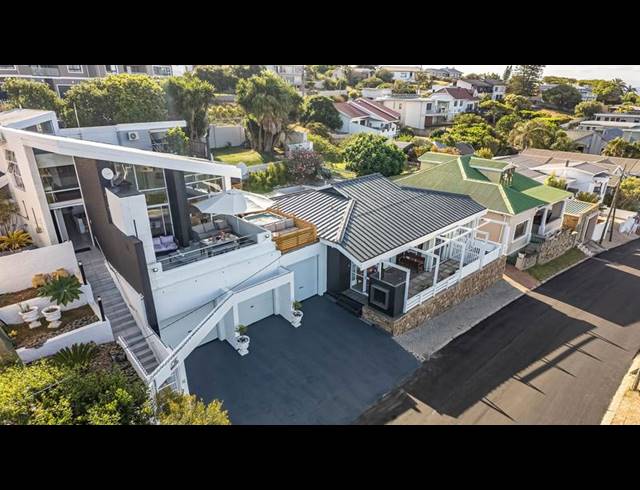 7 BEDROOM HOUSE FOR SALE IN SANTOS BAY